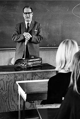 SBL äger inga bilder och kan därför ej erbjuda kopior
eller ge tillstånd till reproduktion. För mer information
om bilder, se under fliken "Om databasen"